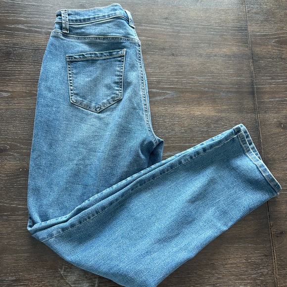 Gloria Vanderbilt Armanda Jeans - Picture 2 of 4